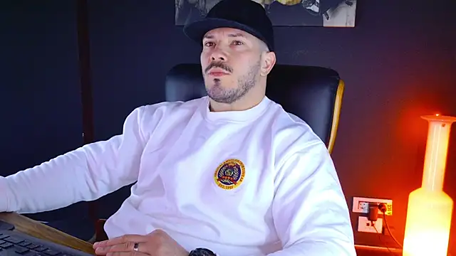 AngeloEric online show from January 2025 05:32:01 AM