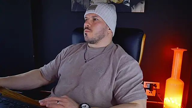 AngeloEric online show from February 2025 10:34:01 AM