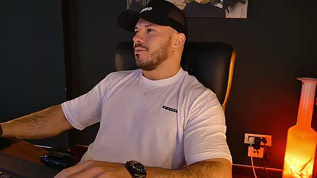 AngeloEric online show from December 2025 08:21:02 AM