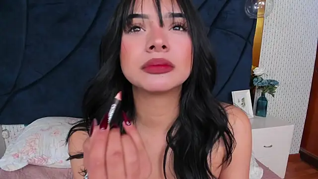 LARISSAEVANS online show from November 2025 03:06:02 AM