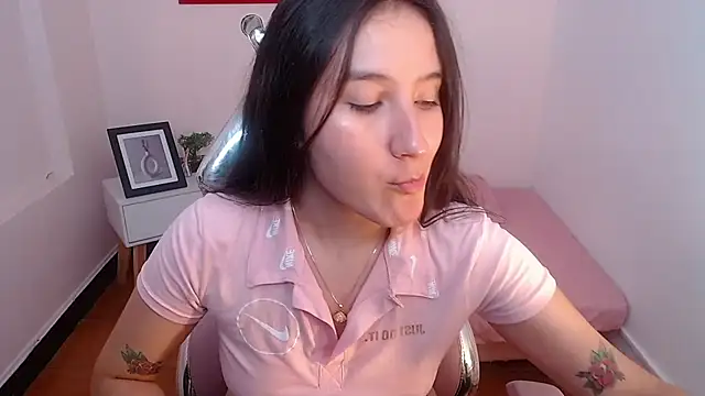 Snapshot of sweetyy_lollipop chatting on February 2025 10:39:01 PM sweetyy lollipop online show from February 2025 10:39:01 PM