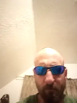 Snapshot of armdy371 chatting on May 2026 04:28:02 AM armdy371 online show from May 2026 04:28:02 AM