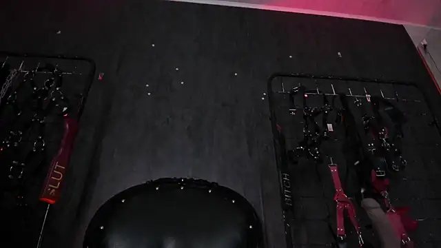 Carolina Arias online show from December 2025 08:06:01 PM