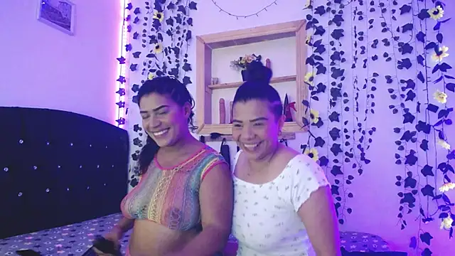 kaylie dakota online show from October 2025 01:02:02 AM