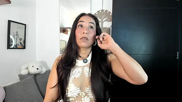 electra hunt online show from June 2026 01:54:01 AM