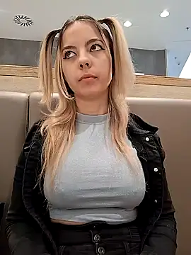 Snapshot of allinqueen chatting on February 2025 08:38:01 AM allinqueen online show from February 2025 08:38:01 AM