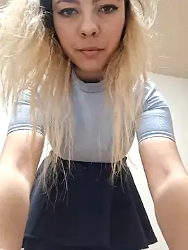 Snapshot of allinqueen chatting on February 2025 04:03:02 PM allinqueen online show from February 2025 04:03:02 PM