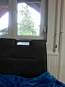 Snapshot of allinqueen chatting on October 2025 10:03:02 AM allinqueen online show from October 2025 10:03:02 AM