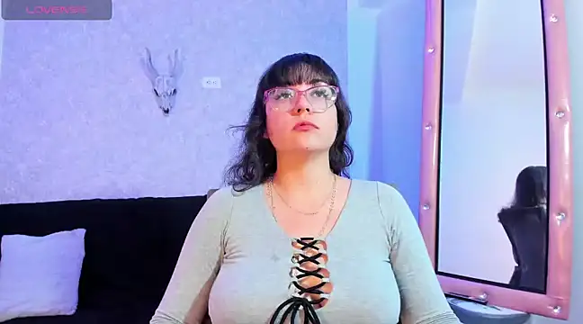 Snapshot of AliciaChelios chatting on December 2024 12:53:02 AM AliciaChelios online show from December 2024 12:53:02 AM