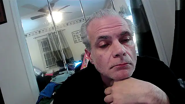 Snapshot of Hand69someguy chatting on May 2026 02:08:02 AM Hand69someguy online show from May 2026 02:08:02 AM
