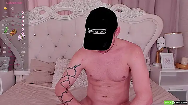 ArthurWhitee online show from September 2025 08:15:01 AM