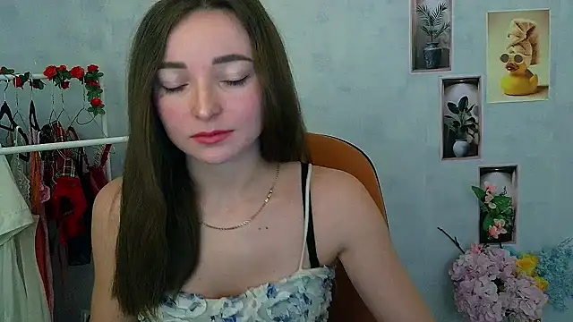  Barbie Kiss  online show from December 2025 02:44:02 PM