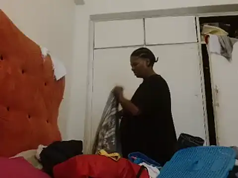 tinagiant online show from February 2025 07:43:01 AM