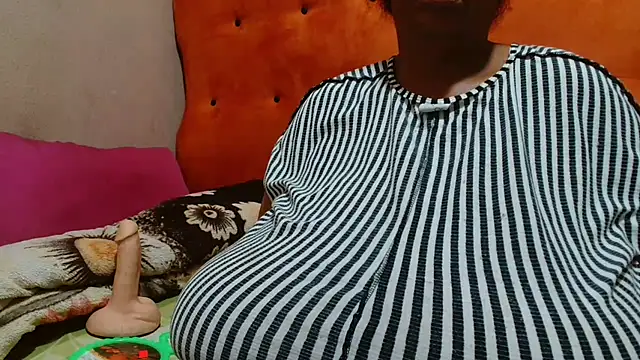 tinagiant online show from October 2025 02:41:02 AM