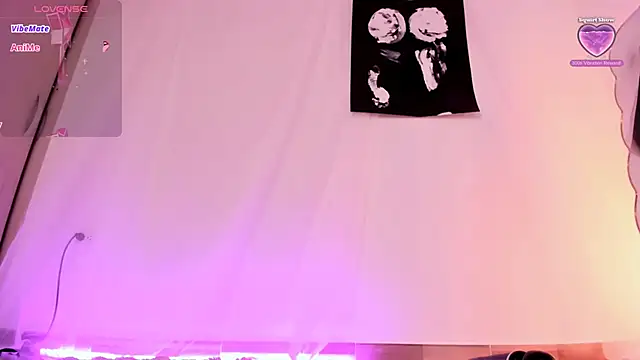 Snapshot of CoralineKam1 chatting on January 2025 07:31:02 PM CoralineKam1 online show from January 2025 07:31:02 PM