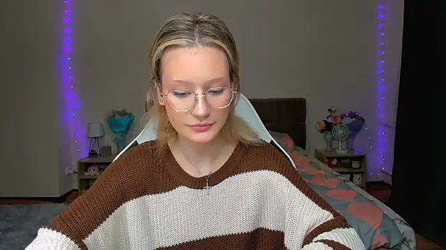 DearLia online show from September 2025 09:04:02 PM