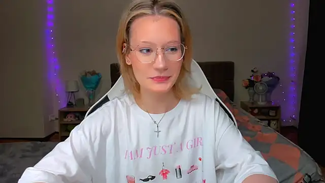 DearLia online show from September 2025 09:25:02 PM