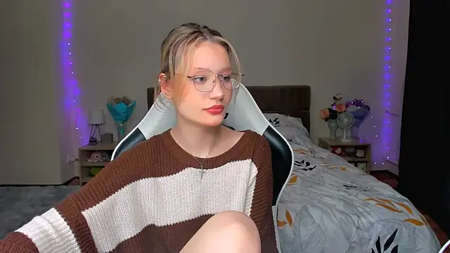 DearLia online show from September 2025 08:21:01 PM