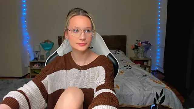 DearLia online show from October 2025 08:26:01 PM