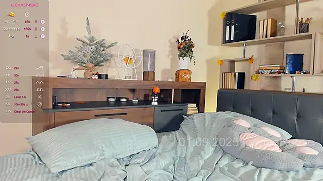 IoannaReese online show from January 2025 01:24:01 PM