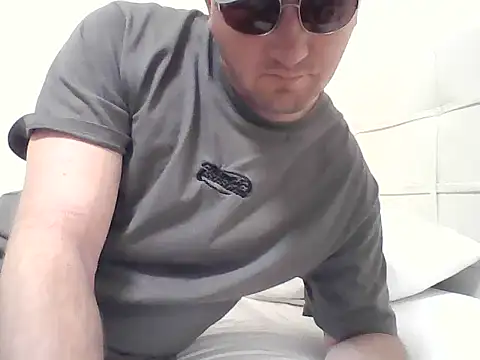 Snapshot of paul_daniel chatting on November 2025 08:18:01 PM paul daniel online show from November 2025 08:18:01 PM