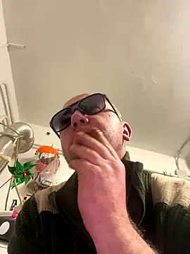 Snapshot of paul_daniel chatting on December 2025 05:31:01 PM paul daniel online show from December 2025 05:31:01 PM