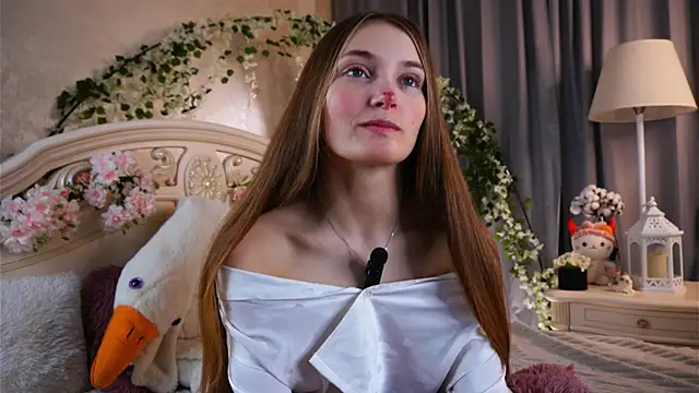 MonaEldon online show from November 2025 02:22:02 AM