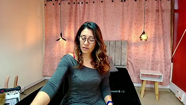 VioletaScott  online show from March 2025 01:54:01 PM