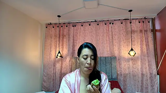 VioletaScott  online show from October 2025 03:34:01 PM