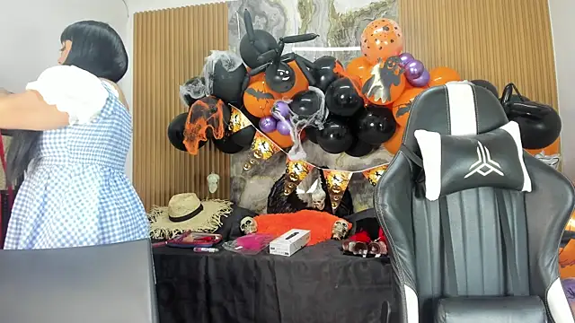 Danna topless online show from October 2025 12:06:02 PM