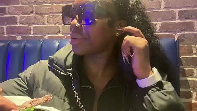 Snapshot of londonsfantasy chatting on February 2026 02:53:01 AM londonsfantasy online show from February 2026 02:53:01 AM