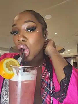 Snapshot of londonsfantasy chatting on February 2026 11:44:02 PM londonsfantasy online show from February 2026 11:44:02 PM