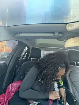 Snapshot of londonsfantasy chatting on February 2026 09:02:01 PM londonsfantasy online show from February 2026 09:02:01 PM