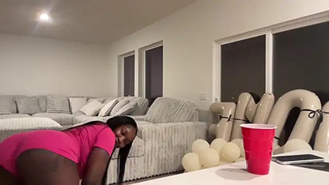 Snapshot of londonsfantasy chatting on March 2026 01:16:02 AM londonsfantasy online show from March 2026 01:16:02 AM