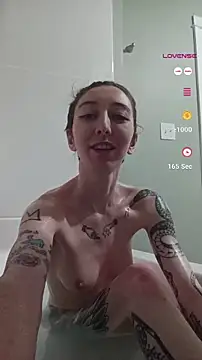 lovelylucyy online show from December 2024 01:46:01 AM