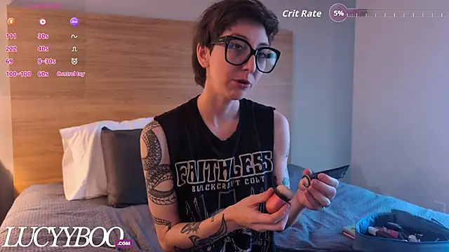 lovelylucyy online show from October 2025 03:45:01 PM