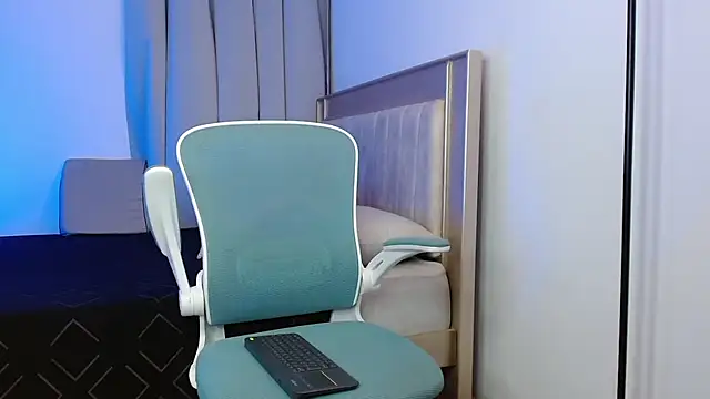 Snapshot of lous_g chatting on July 2026 02:14:01 AM lous g online show from July 2026 02:14:01 AM