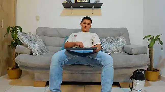 julian wallace online show from January 2025 03:37:01 AM