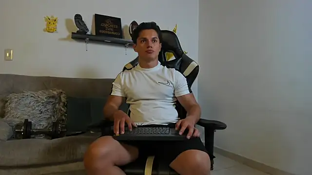 julian wallace online show from November 2025 07:56:02 PM