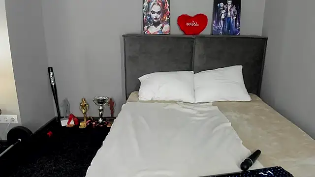 Snapshot of MuscleXXXBarbie chatting on April 2026 08:57:02 AM MuscleXXXBarbie online show from April 2026 08:57:02 AM