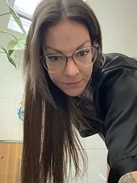 BrownieyQueen online show from November 2025 06:25:02 AM