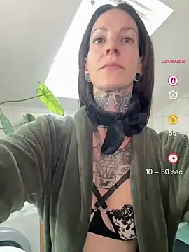 BrownieyQueen online show from April 2026 06:16:01 AM