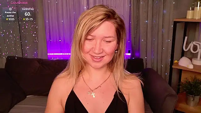 MilaBott online show from February 2025 08:24:01 PM