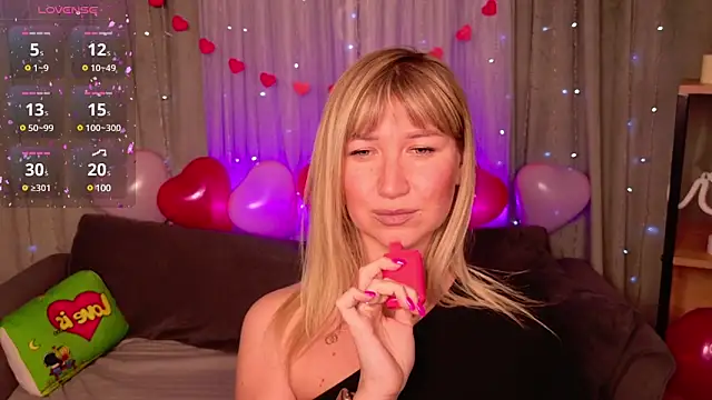 MilaBott online show from February 2025 06:56:02 PM