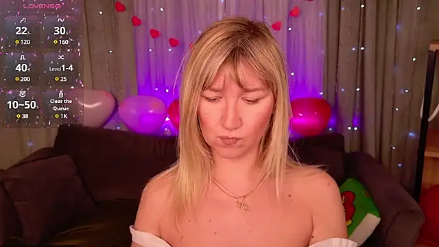 MilaBott online show from February 2025 08:10:01 PM