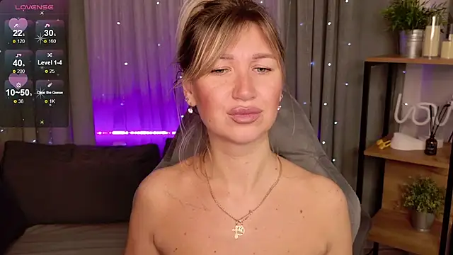 MilaBott online show from October 2025 08:28:02 PM