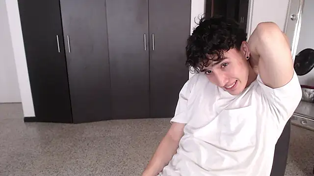 gojo satoru 18 online show from March 2025 05:45:01 PM