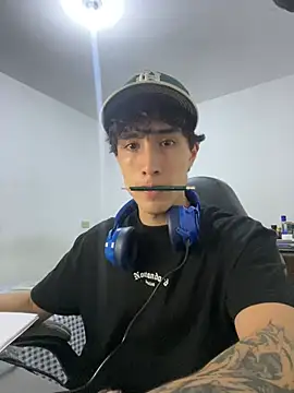 Snapshot of gojo_satoru_18 chatting on April 2026 03:15:02 AM gojo satoru 18 online show from April 2026 03:15:02 AM