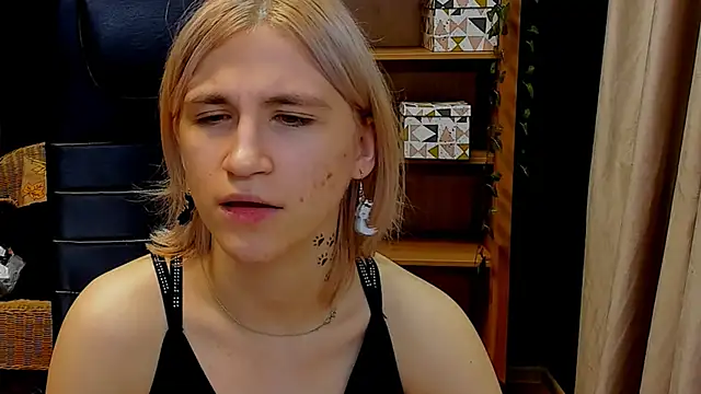 Moon13152 online show from December 2024 04:46:01 AM