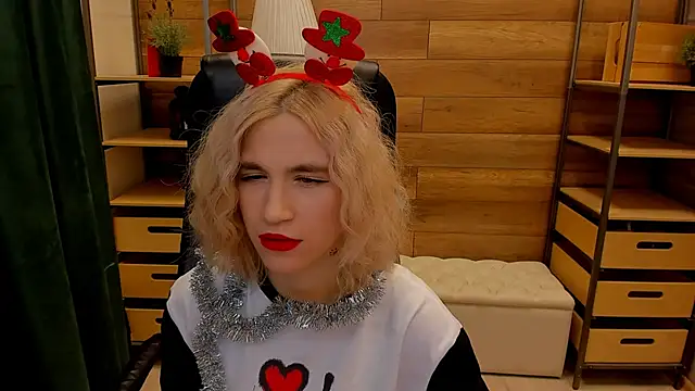 Moon13152 online show from December 2024 03:43:02 PM